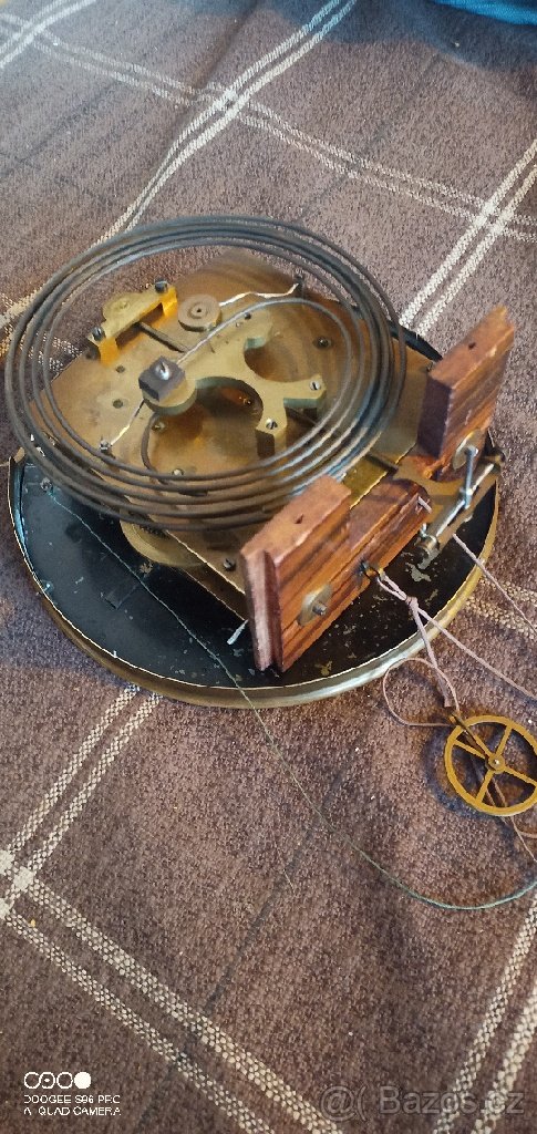 Unikátní kombinované čtvrťové hodiny Karel Suchý. - 8