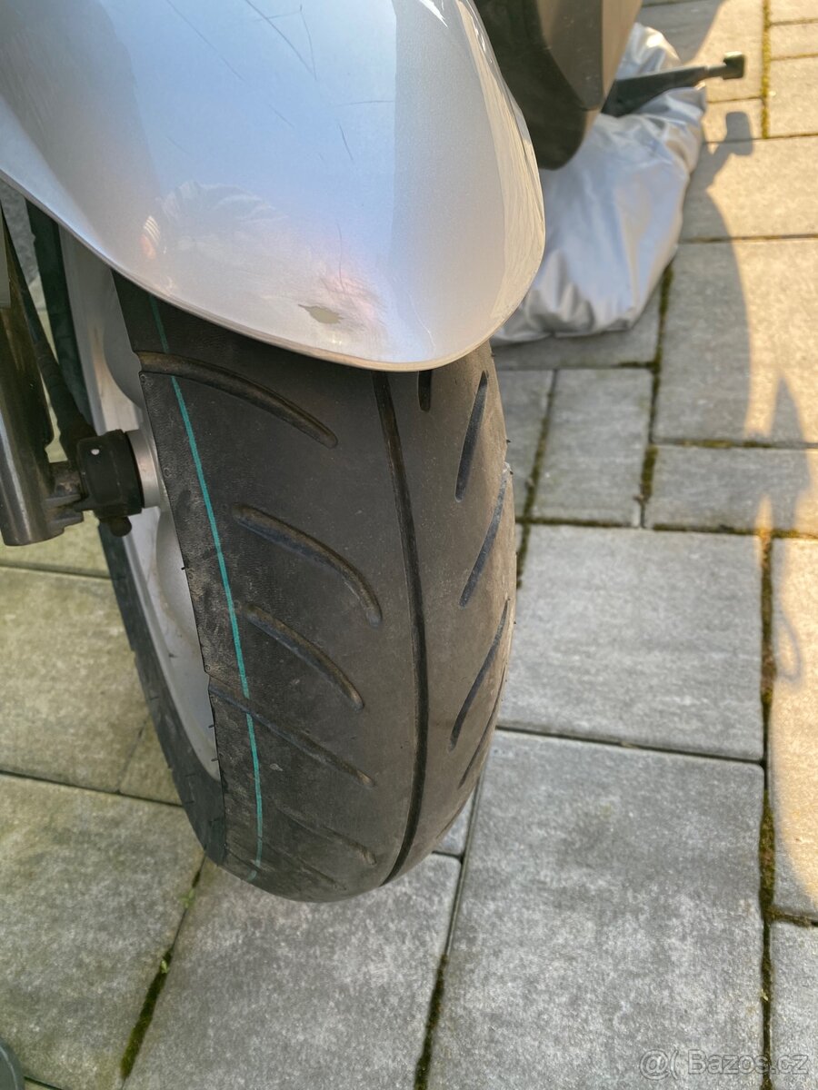 Skutr Moped Kymco Agility 50 4T - 8