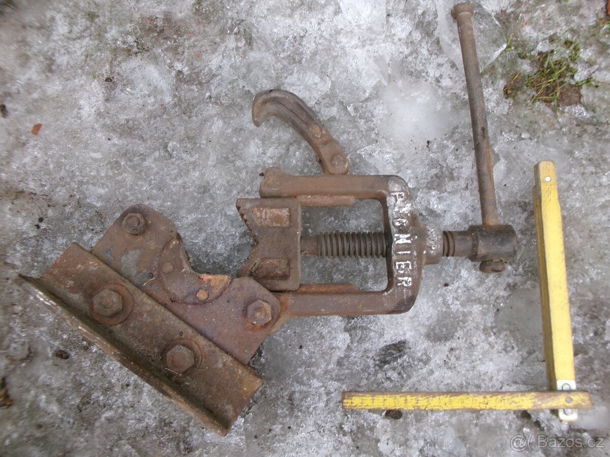 prodám kompresor, různé svěráky, kladky...a další nářadí - v - 8