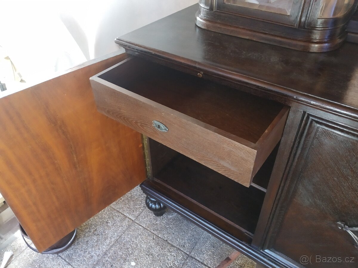 Starožitná komoda-bufet. - 8