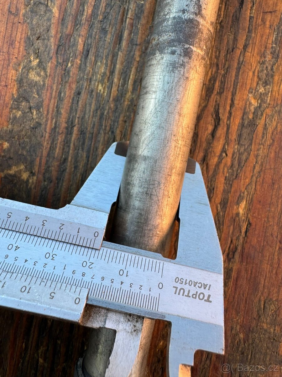 Čep osa předního kola přední vidlice zavěšení Yamaha YZF YZ - 8