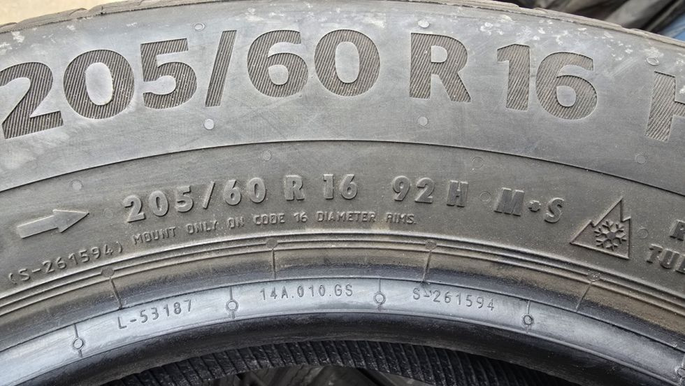 Zimní pneu 205/60/16 Continental - 8