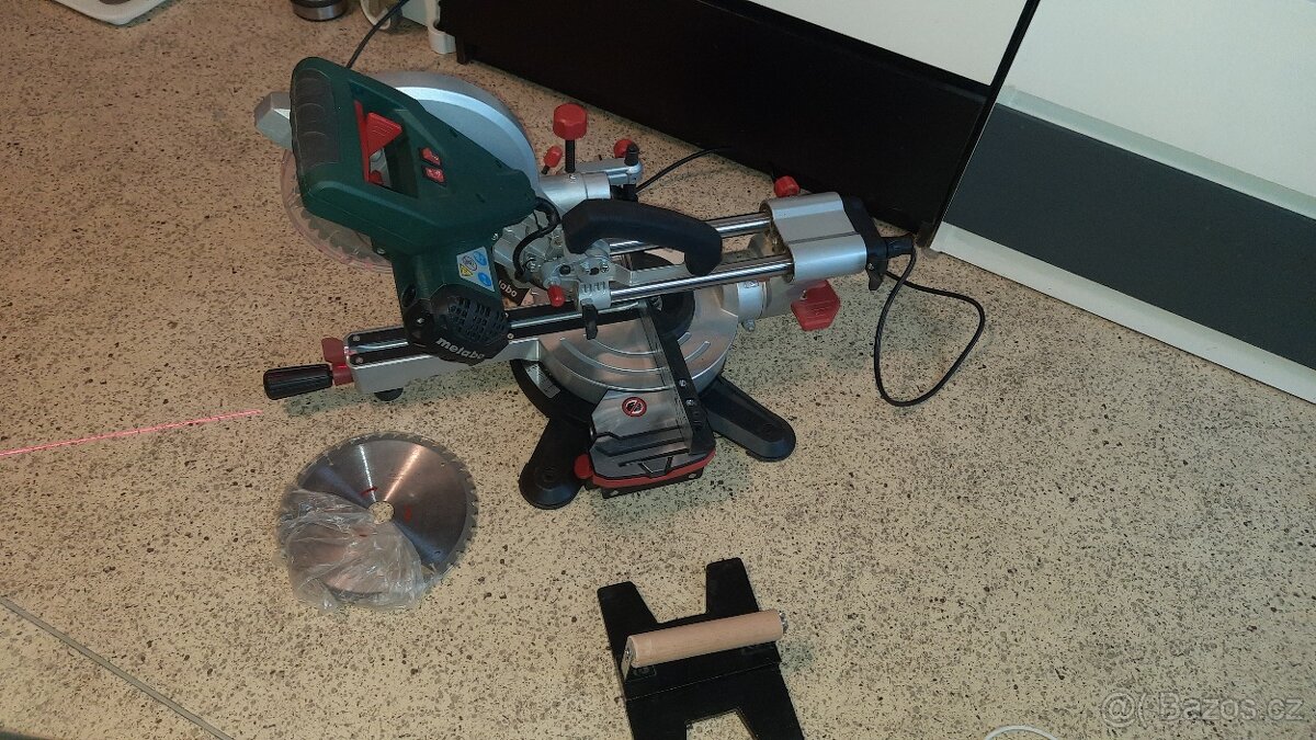 Pokosová pila Metabo KGS 216 M - 8