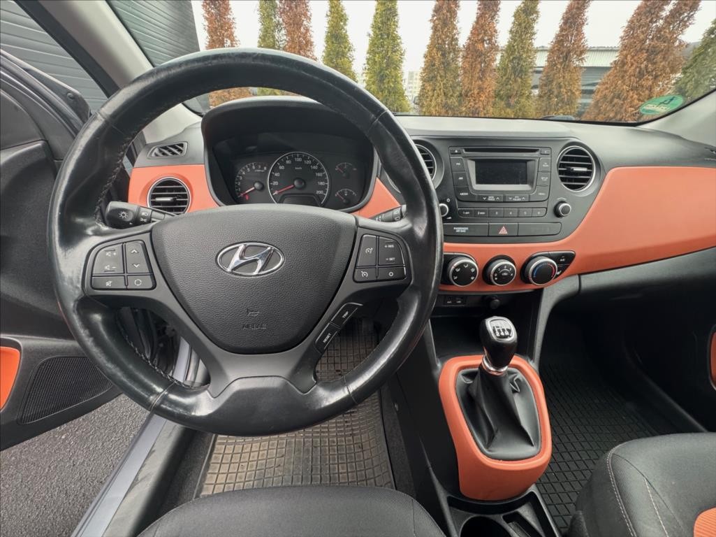 Hyundai i10 1,0 WEBASTO (2015) - 8