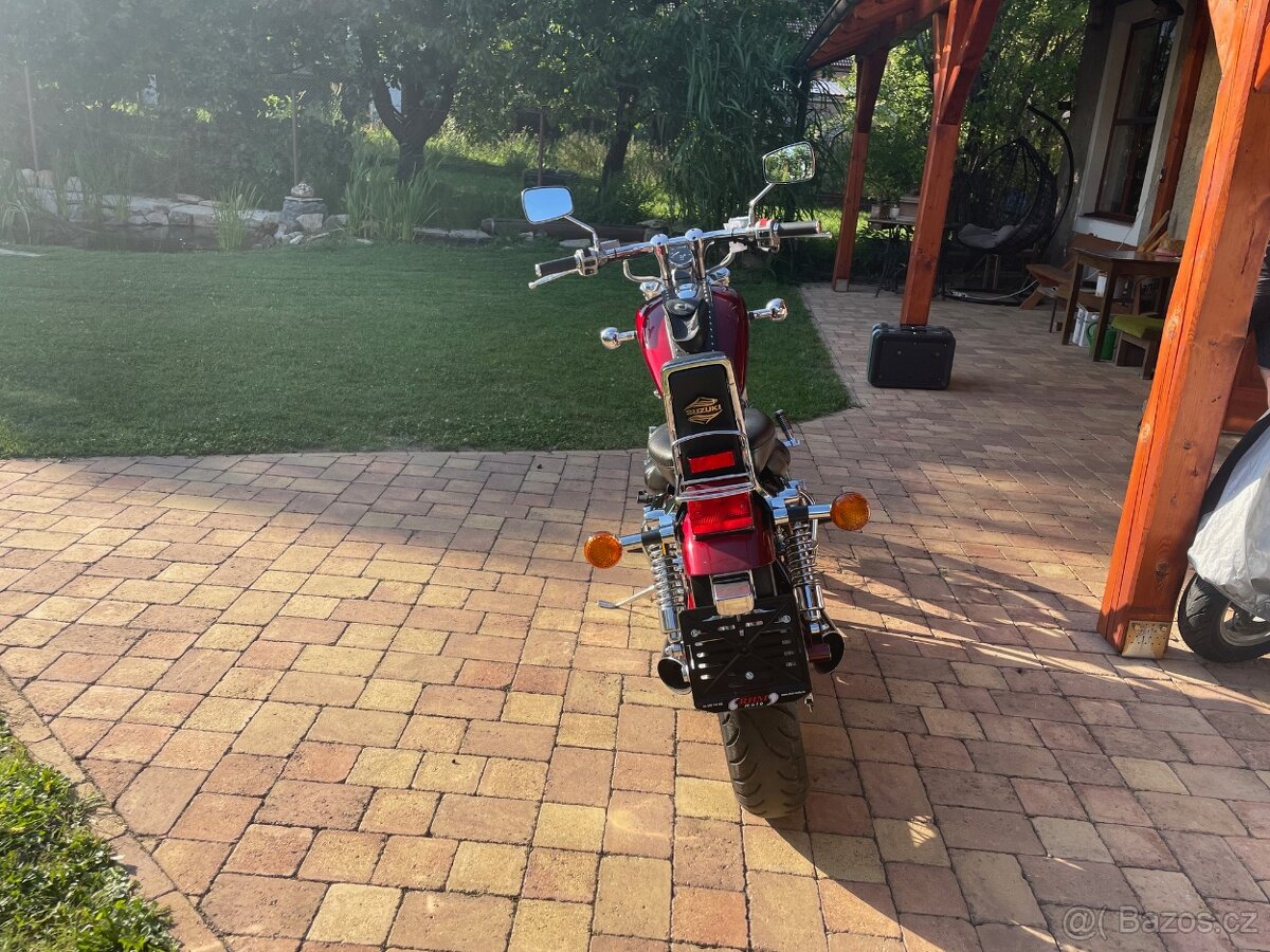 Suzuki VS800GL Intruder - 8