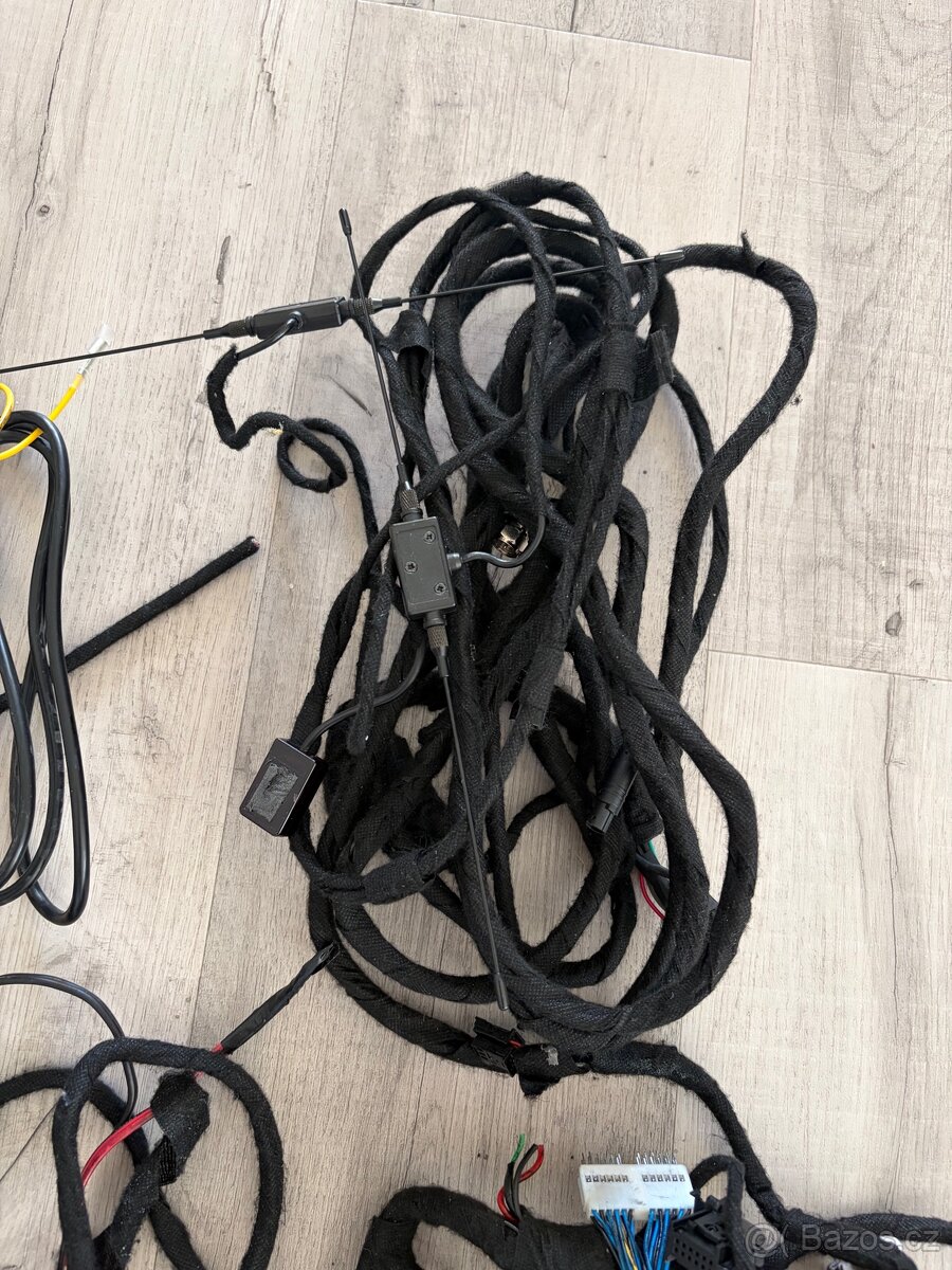 LCD display TV do Mercedes GLS - 8