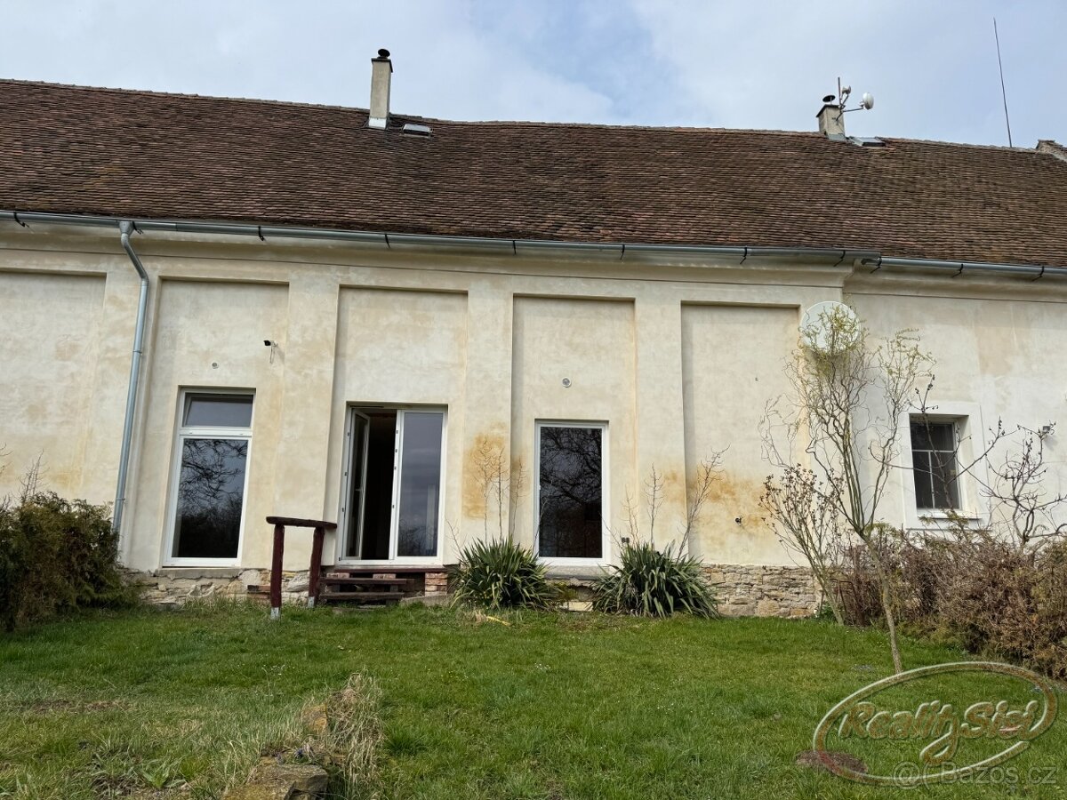 Pronájem bytu 3+kk, 86 m² – Svinišťany - 8