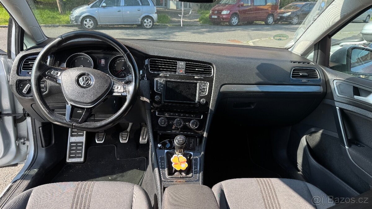 Prodám VW Golf VII variant. - 8