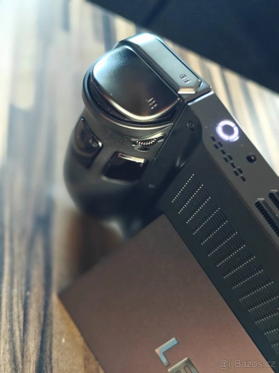 Prodám Lenovo Legion Go 8APU1 - 8