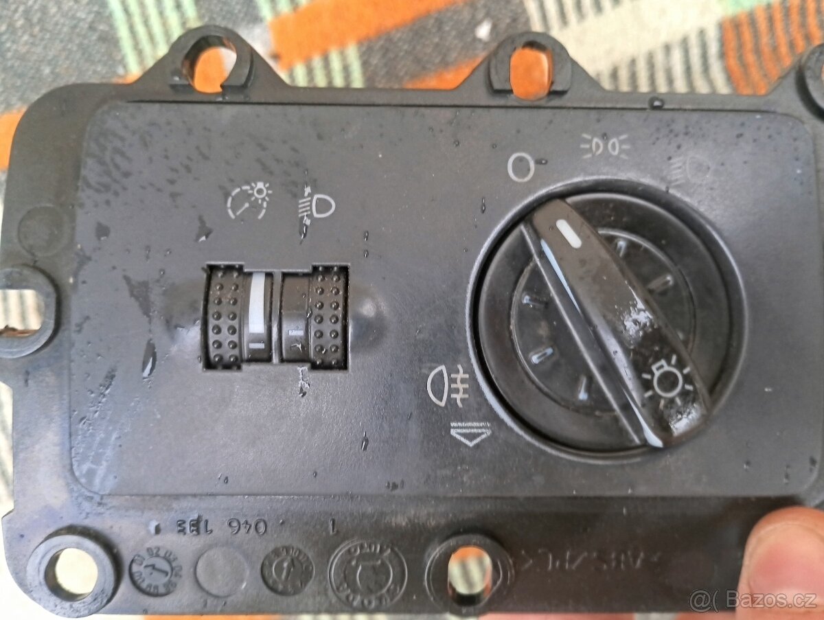 Prodám přepínač světel Fabia 1 - 8