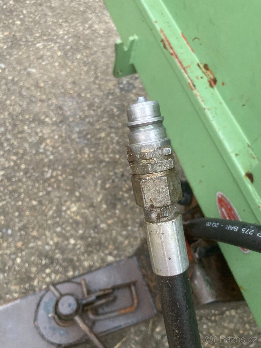 Přívěs za traktor sklopný - 8