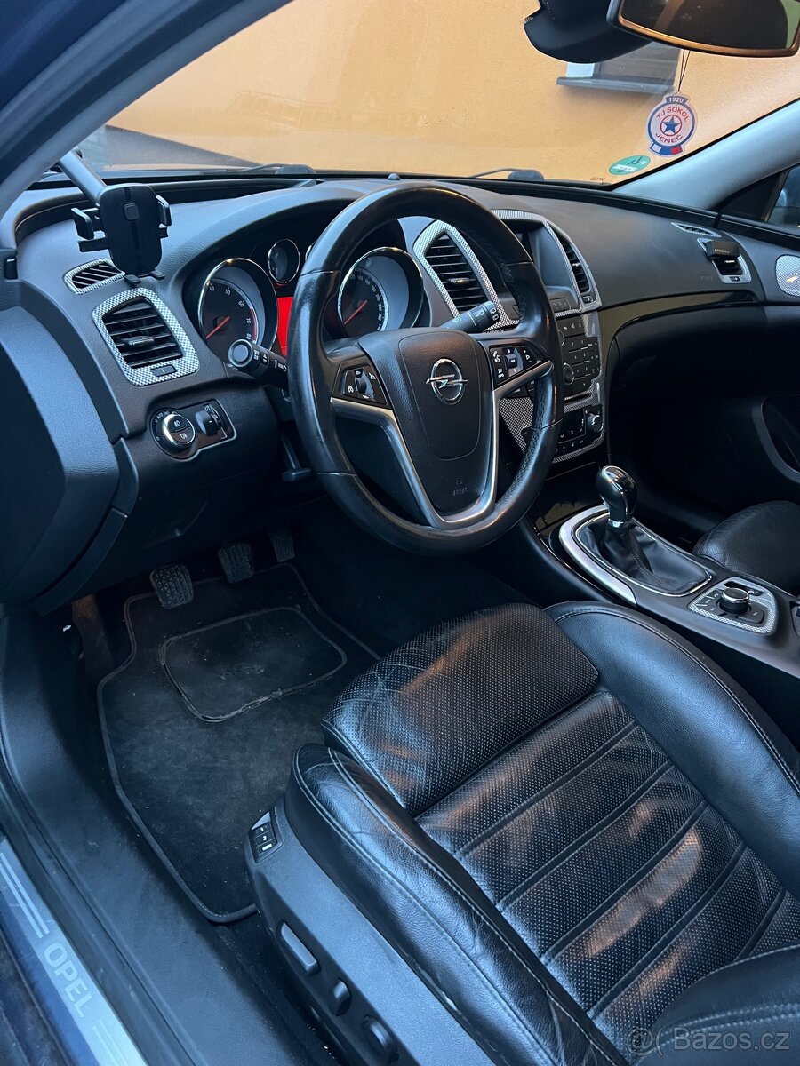 Opel INSIGNIA SPORTS TOURER - 8