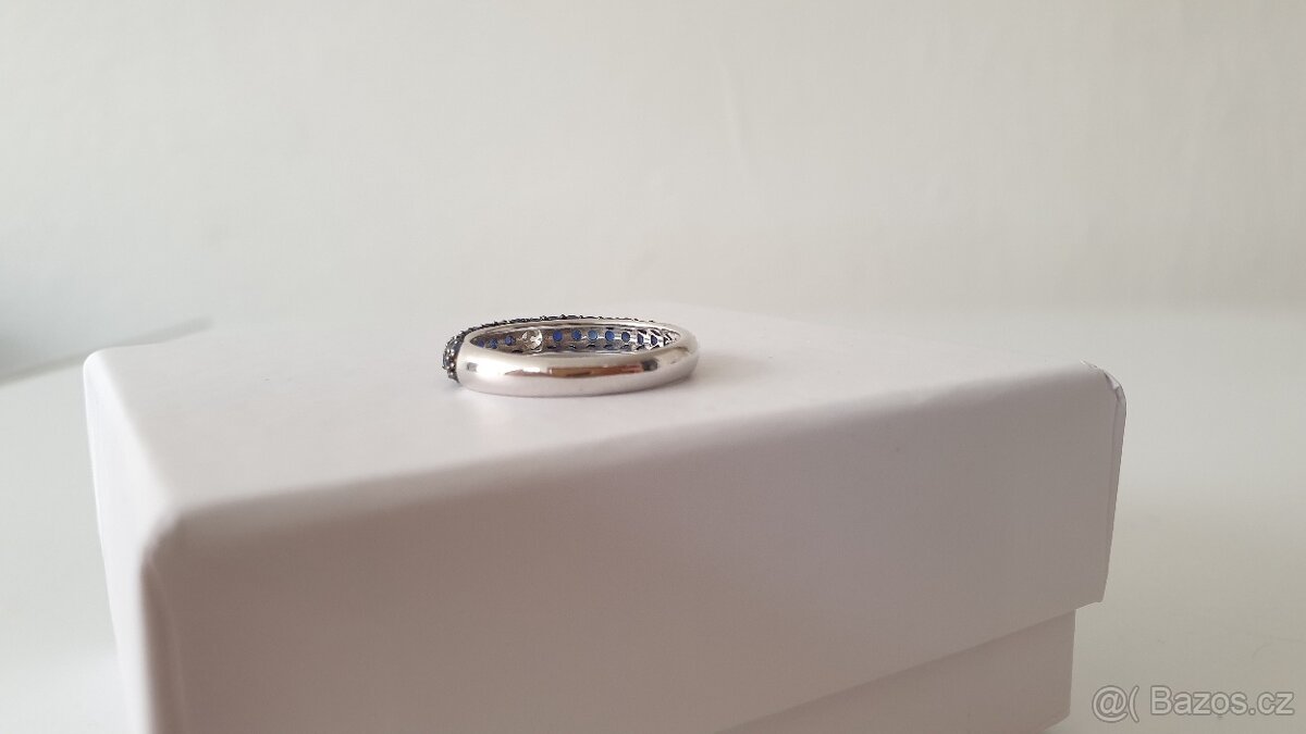Prsten s diamantem a 50 safíry - 8