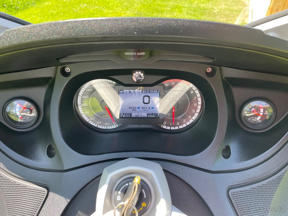 Can-Am Spyder 990 RT - 8