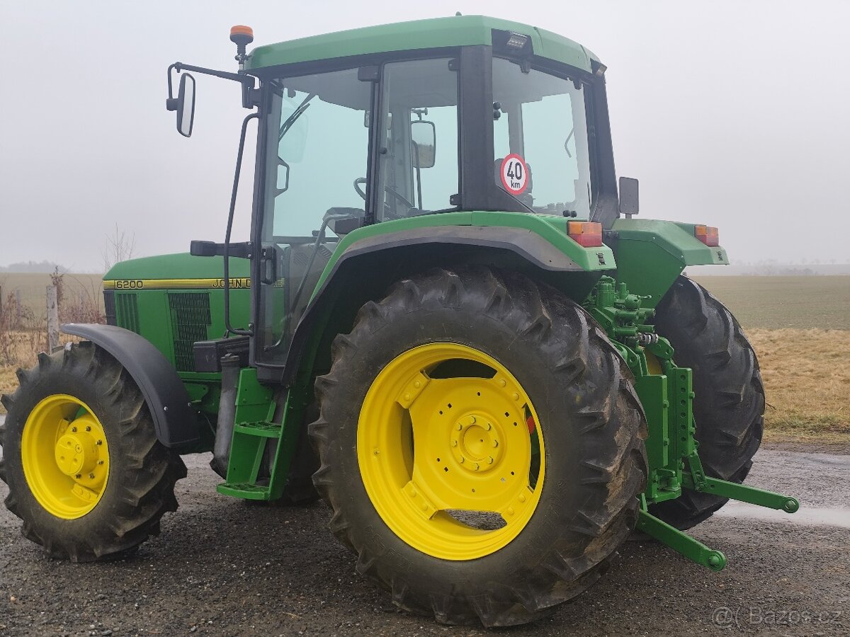 Traktor John Deere 6200 - 8