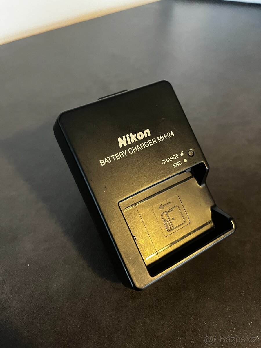 Nikon D3300 + 2× objektiv + příslušenství - 8