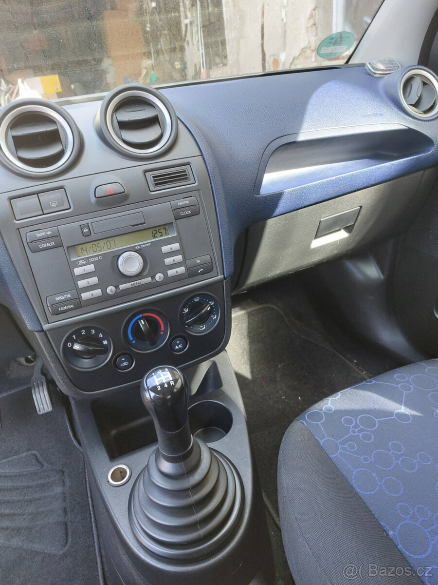 Prodám Fordfiesta 1.3 - 8