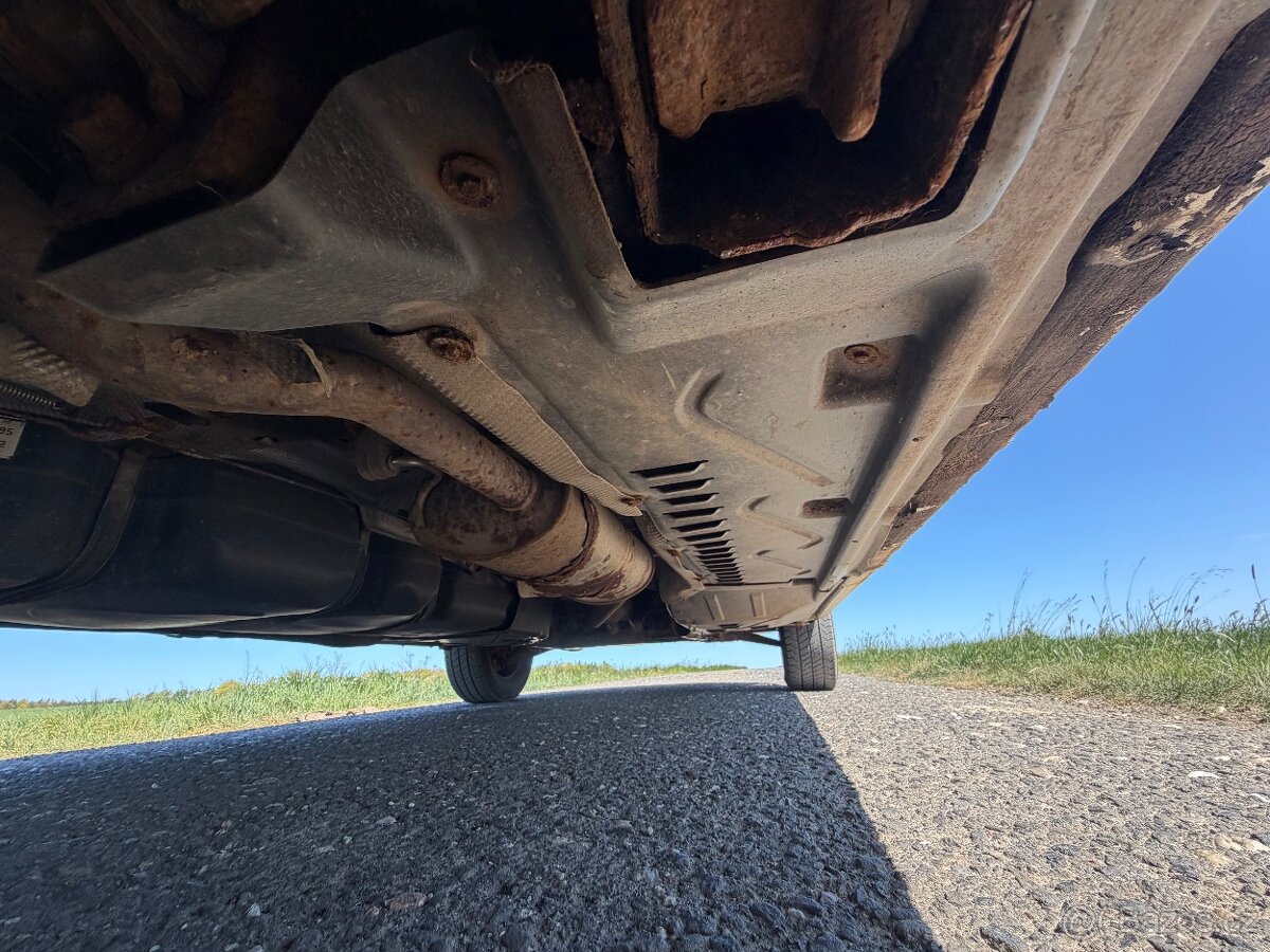 VW Transporter T5 1.9 - 8