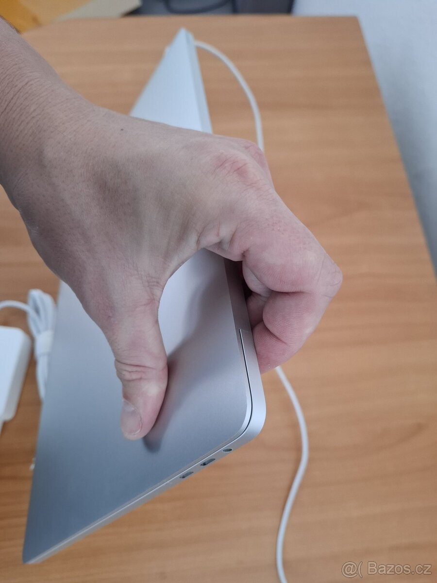 MacBook Pro 16 2019 i7 9.Gen 16GB 500 SSD - 8