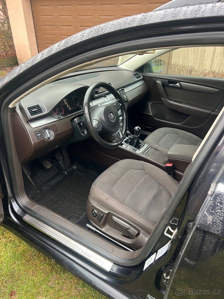 Passat b7 2.0 tdi 130kw Hnědý interiér - 8