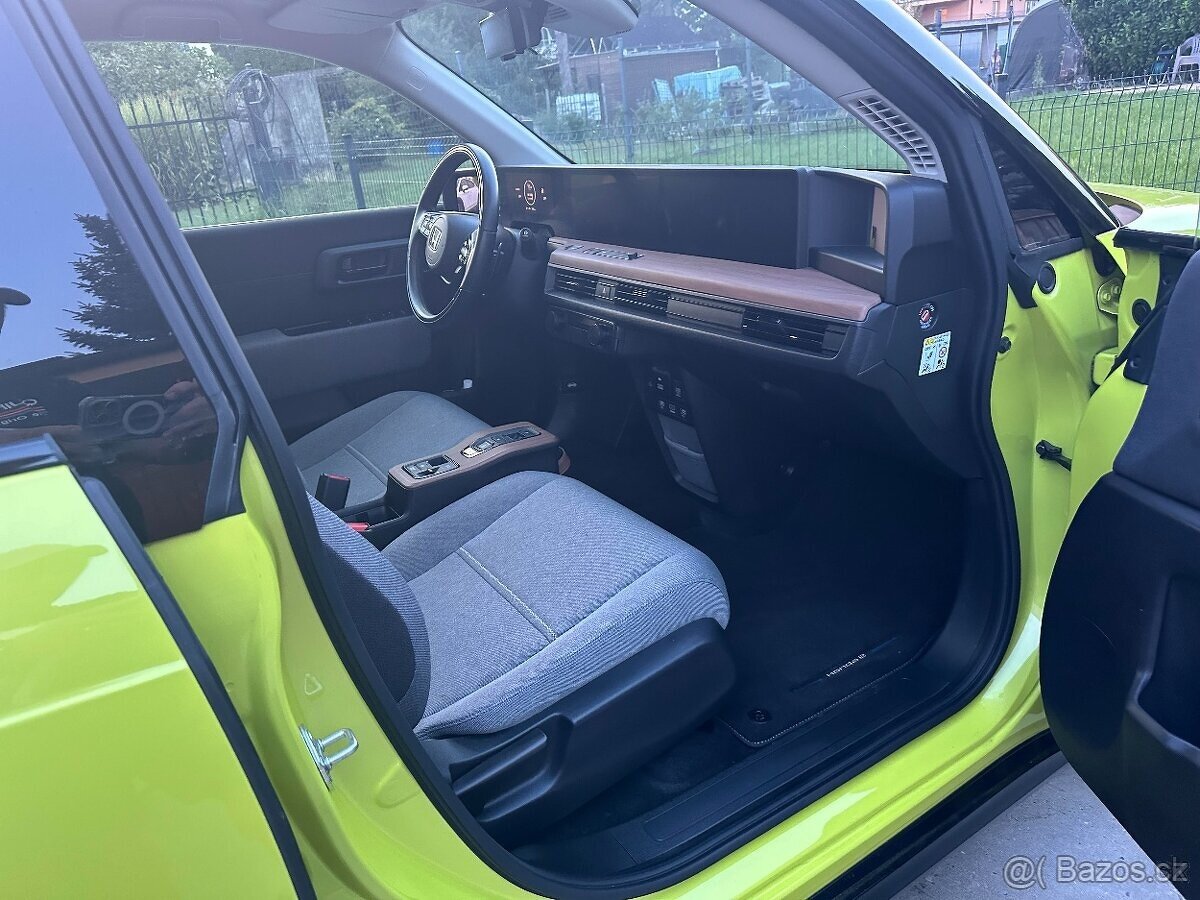 Predam Honda e - ako nova - 8