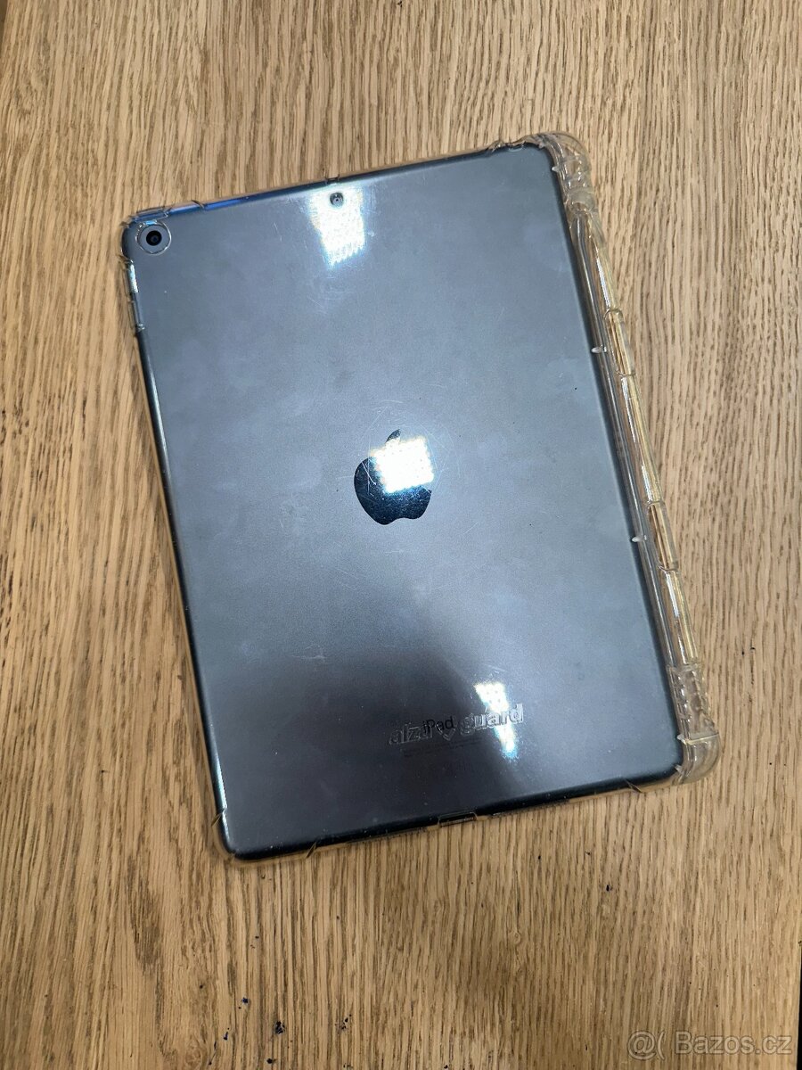 iPad 8. generace 2020 šedý s Apple Pencil - 8