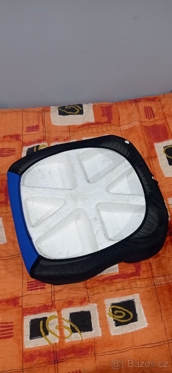Autosedačka a podsedák - 8