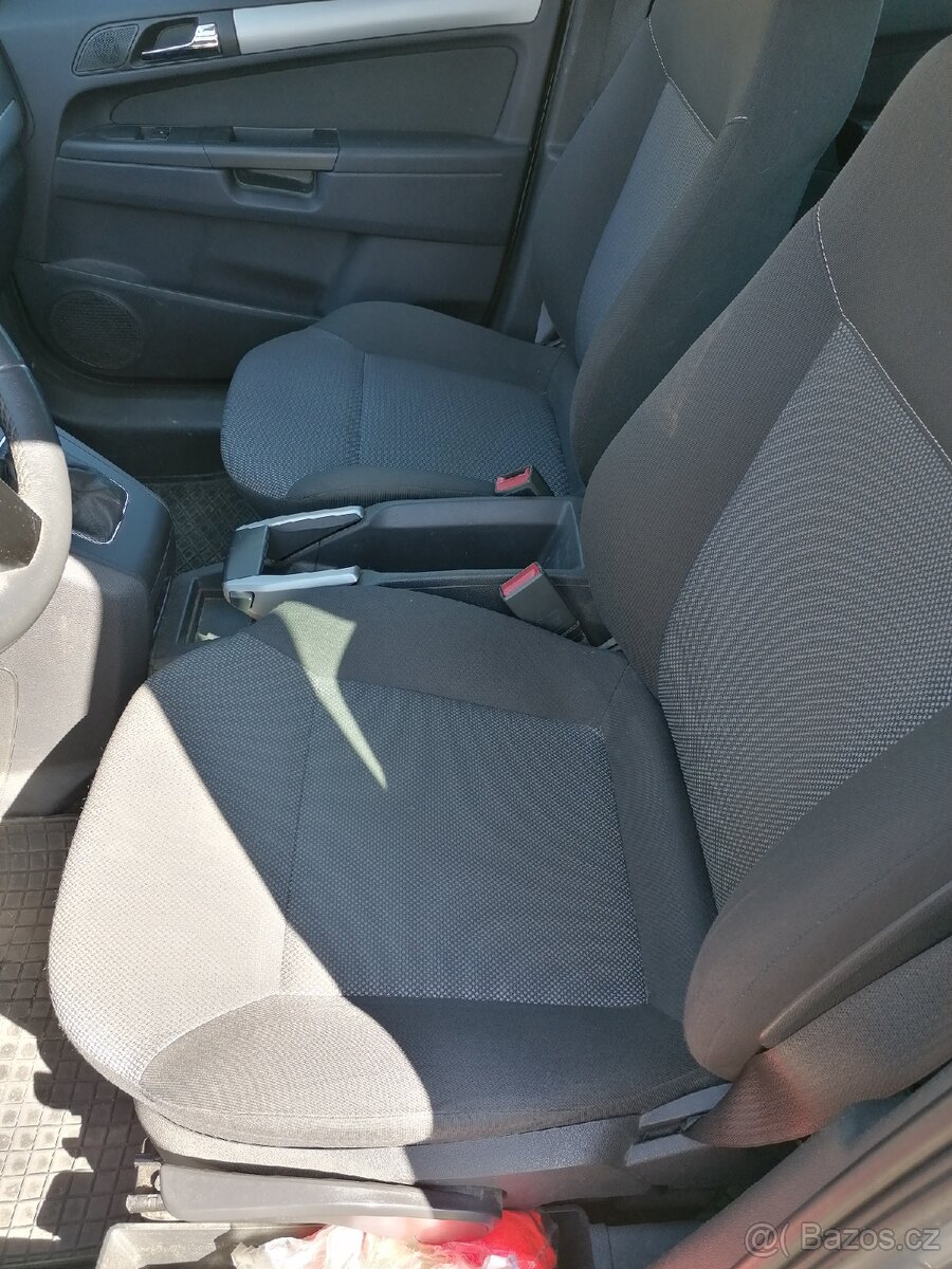 Opel Zafira 1.9 CDTi - 8