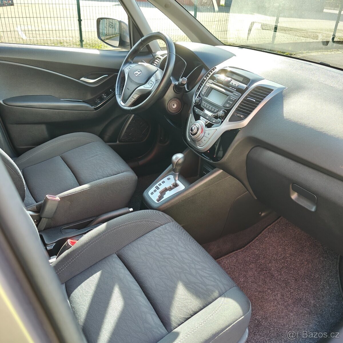 Hyundai ix20 1.6i automat 62.tis.km Švýcarsko ročník 1942 - 8