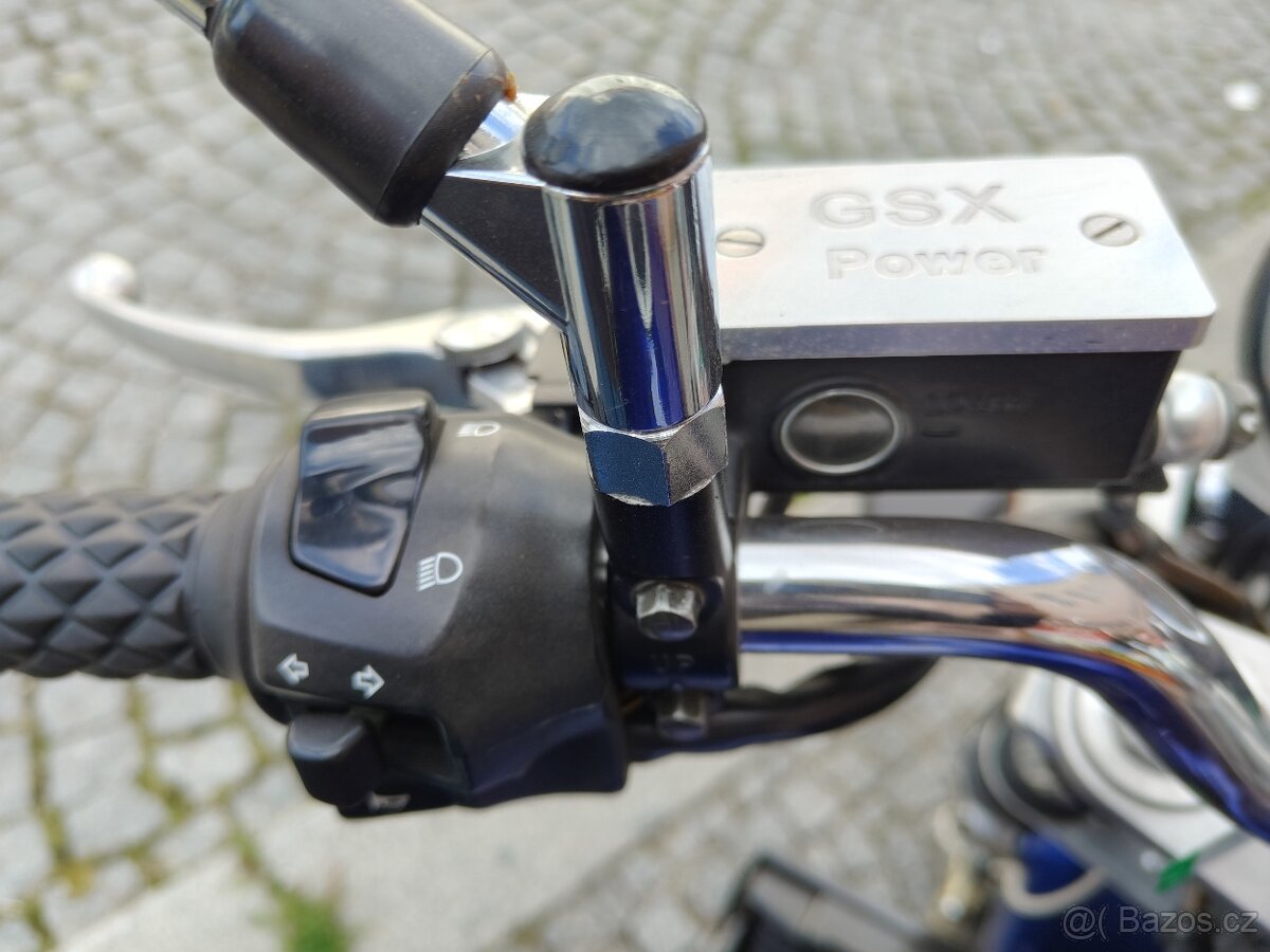 Suzuki GSX 1400i - 8