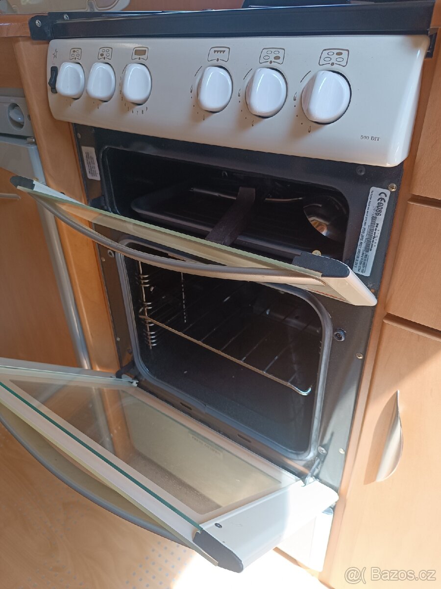 Prodám karavan Swift - 8