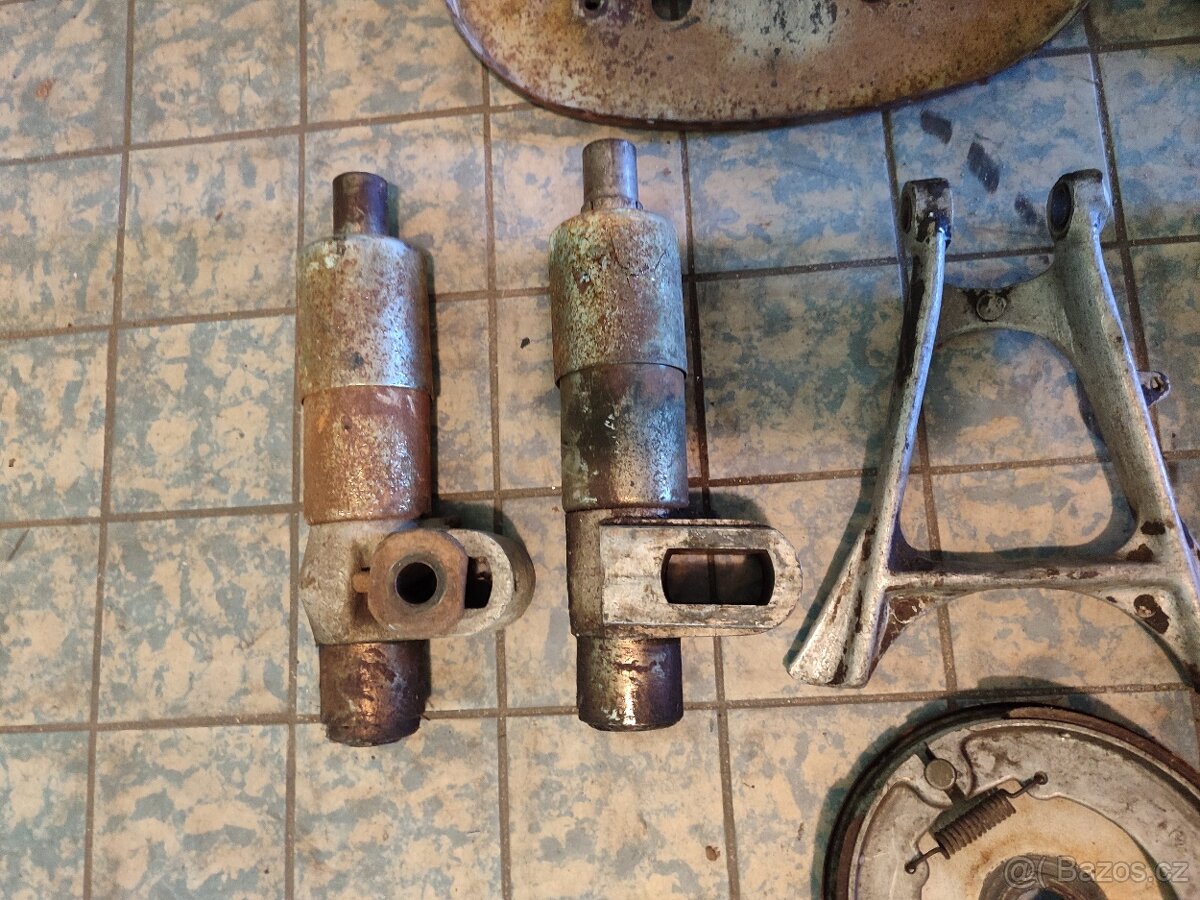 Díly na Jawa pérák - 8