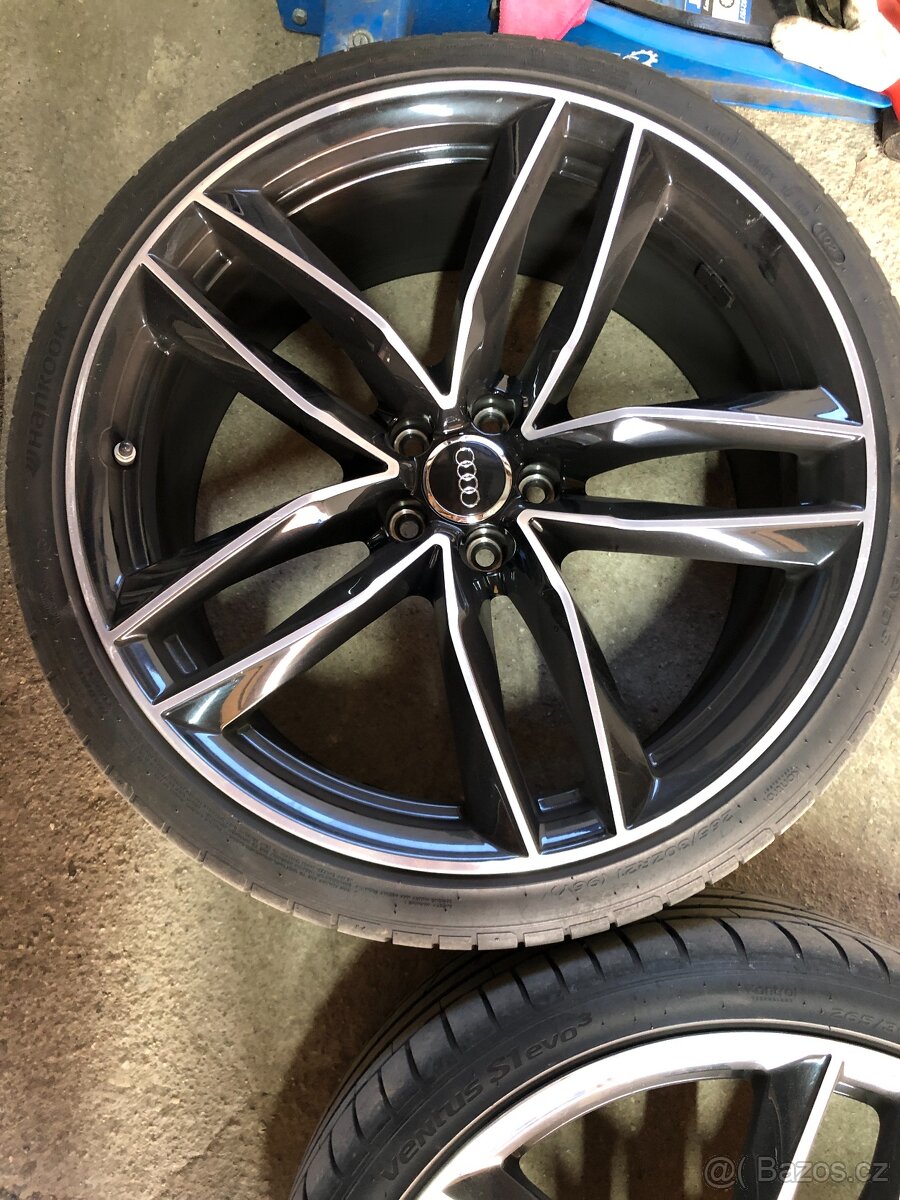 Kola Audi RS6 - 8