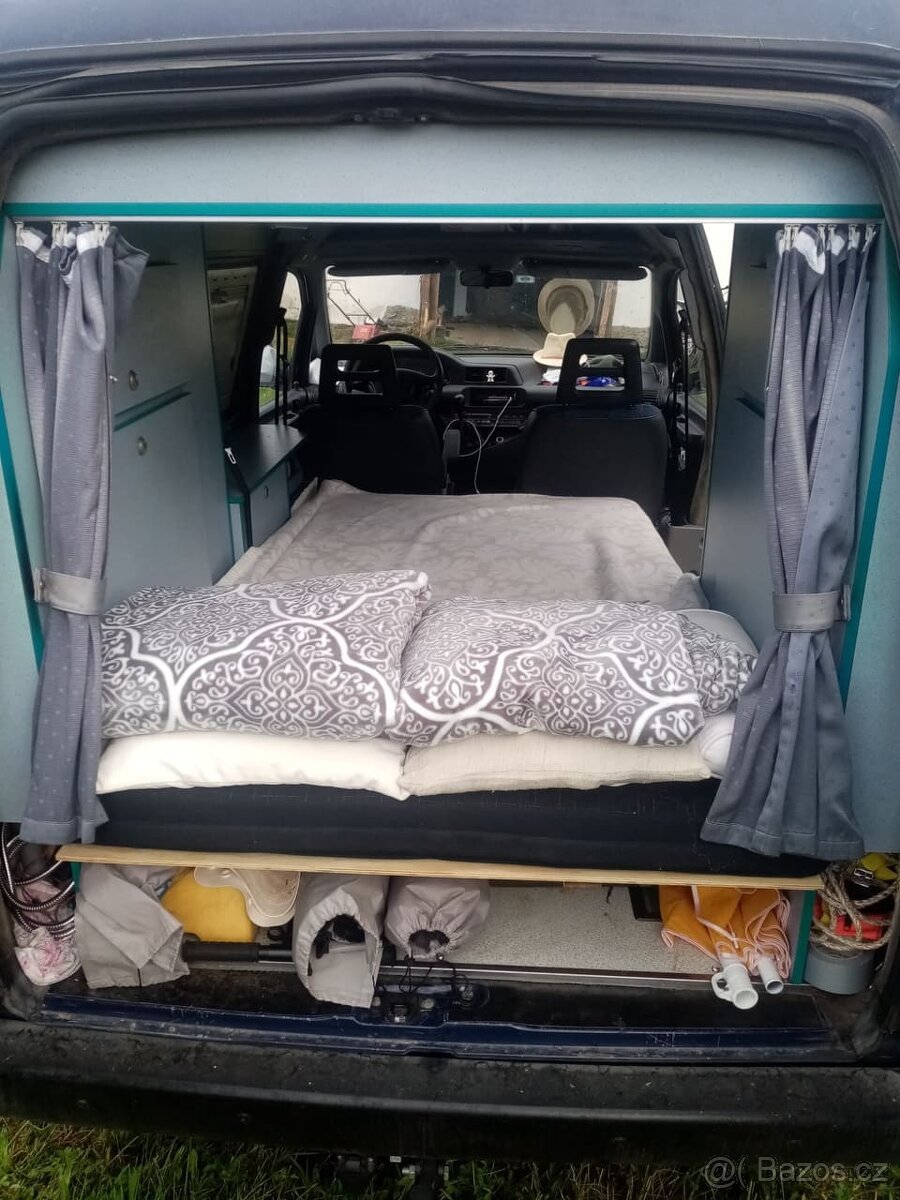 Peugeot Expert obytný - 8