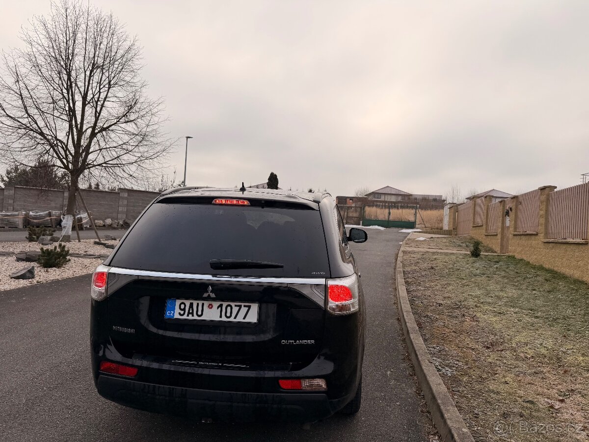 Mitsubishi outlnader - 8