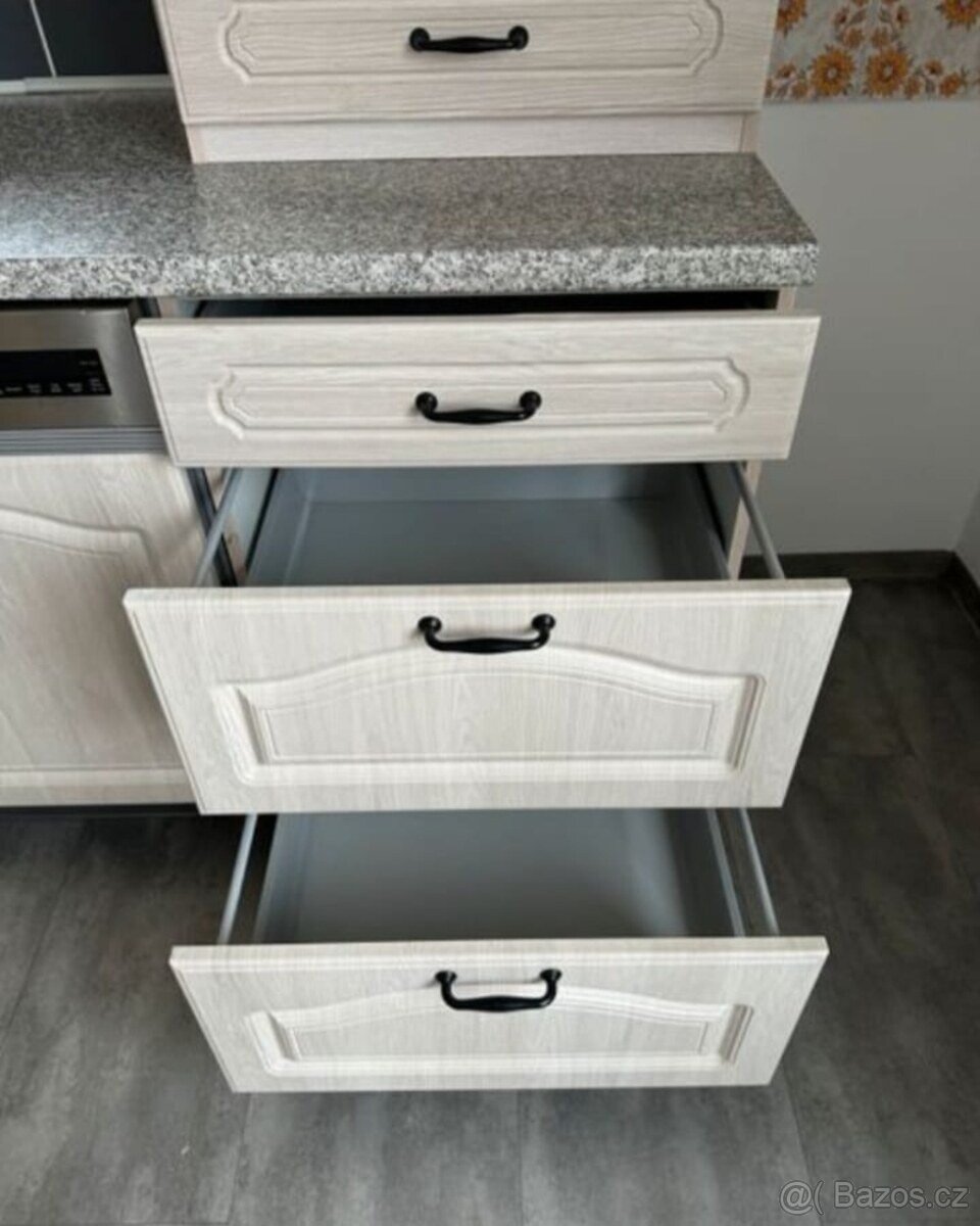 Venkovská kuchyňská linka s vestavěnými spotřebiči,5627 - 8