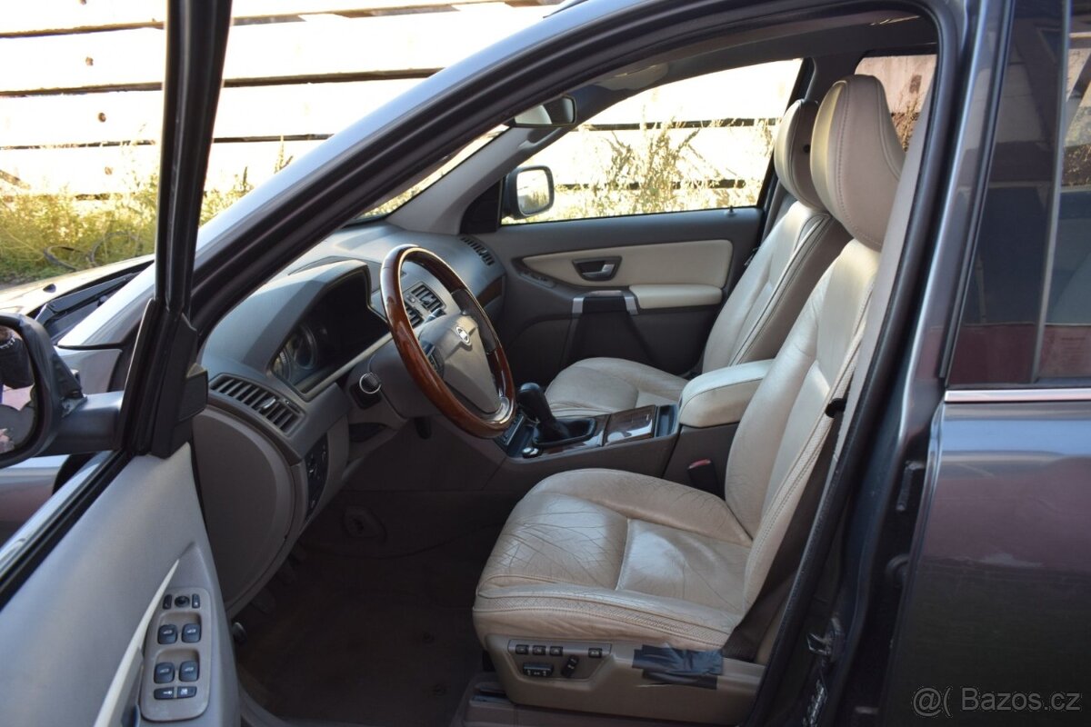 Volvo XC90 D5 2.4D 4X4/KŮŽE/MANUÁL/7MÍST/ - 8