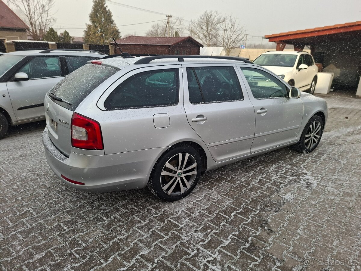 ŠKODA OCTAVIA COMBI 2.0TDI-1MAJITEL - 8