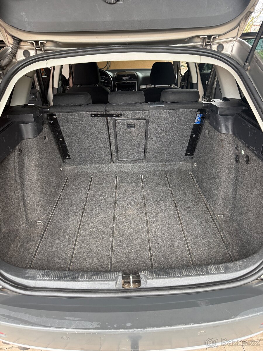 Škoda Octavia Scout - 8