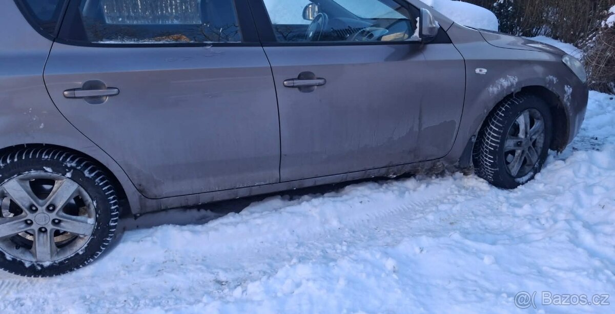 Kia ceed 1.6 crdi 2009 - 8