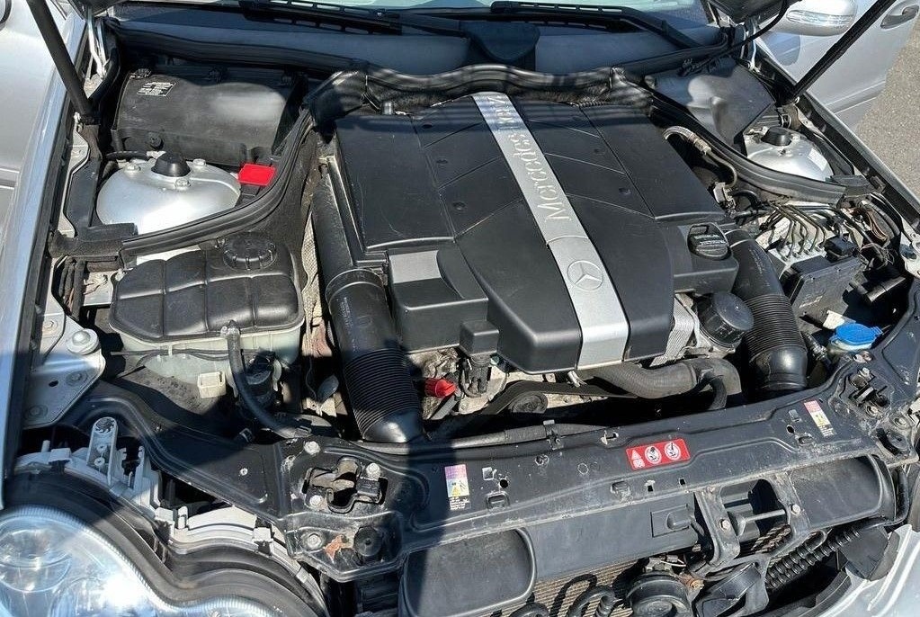 Mercedes-Benz Třídy C 240 4MATIC - 8