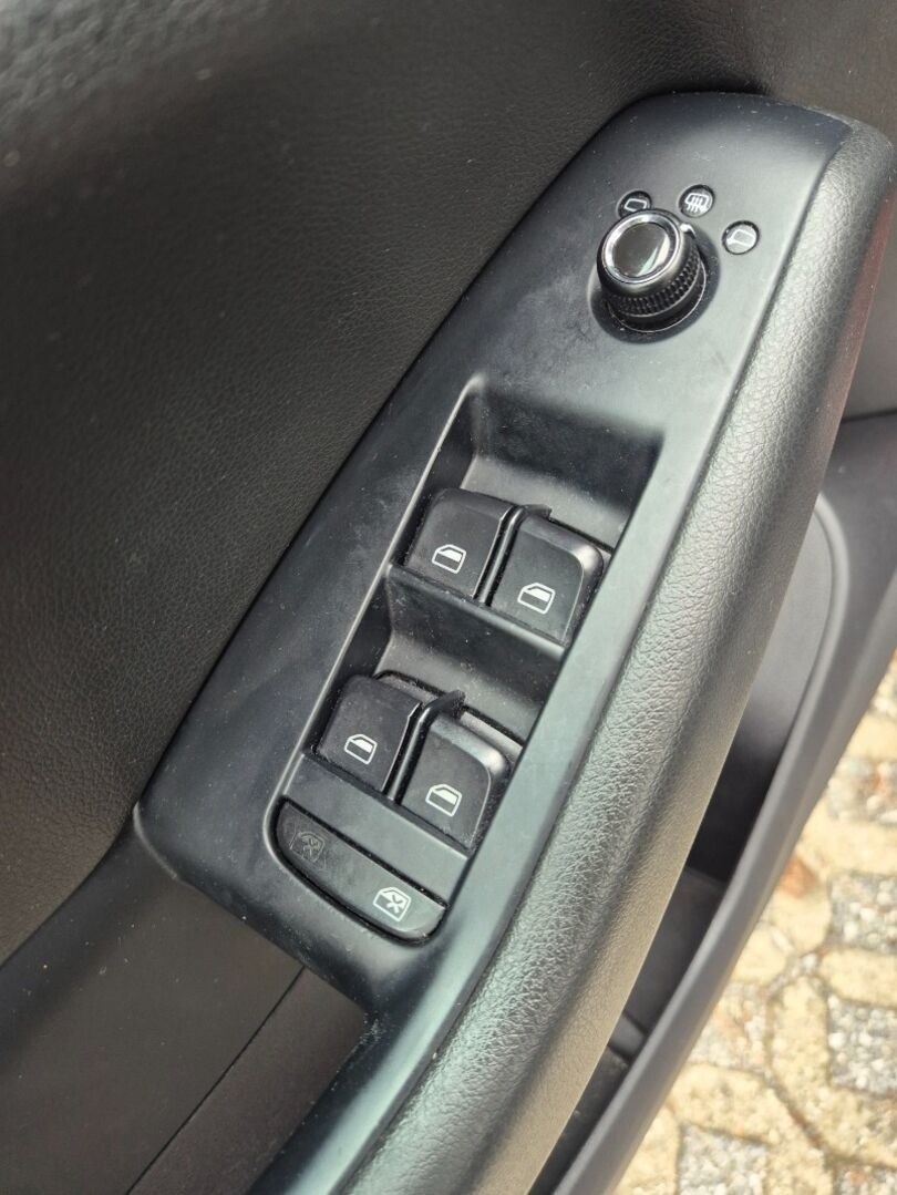 SADA VYPINACOV INTERIERU do DVERI AUDI A4 A5 Q5 - 8