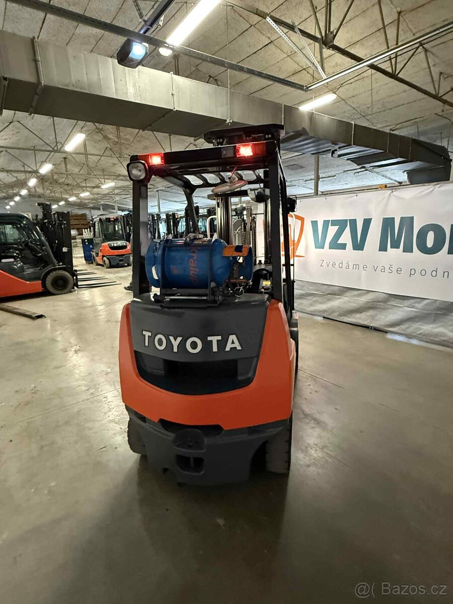 Vysokozdvižný vozík Toyota 02-8FGKF20 - 8