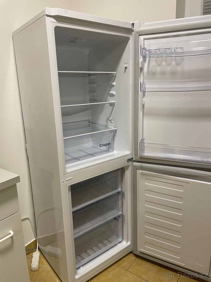 Chladnička s mrazničkou Beko CSA240M40WN bílá - 8