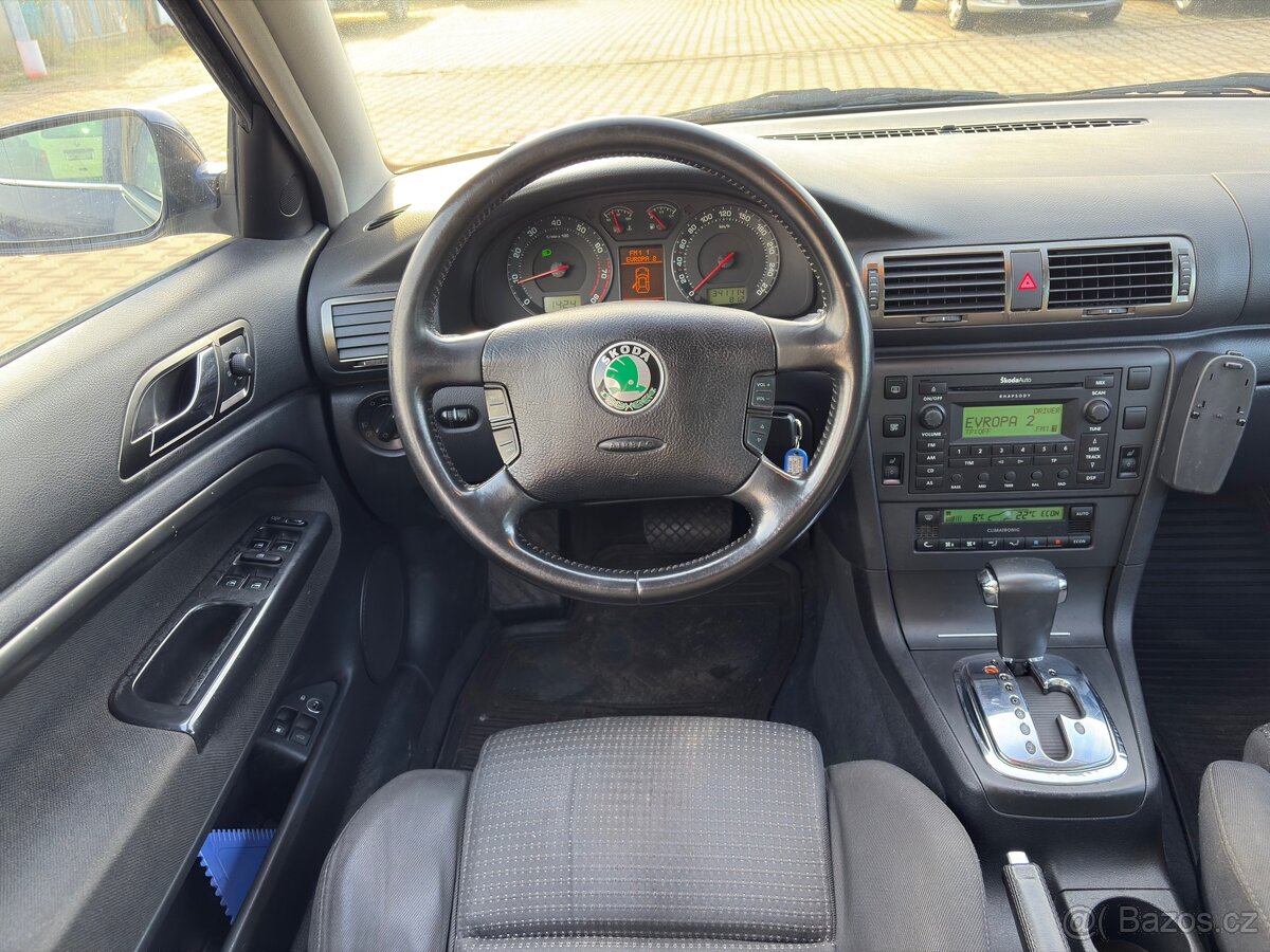 Škoda Superb 2.8 V6 benzín - 8