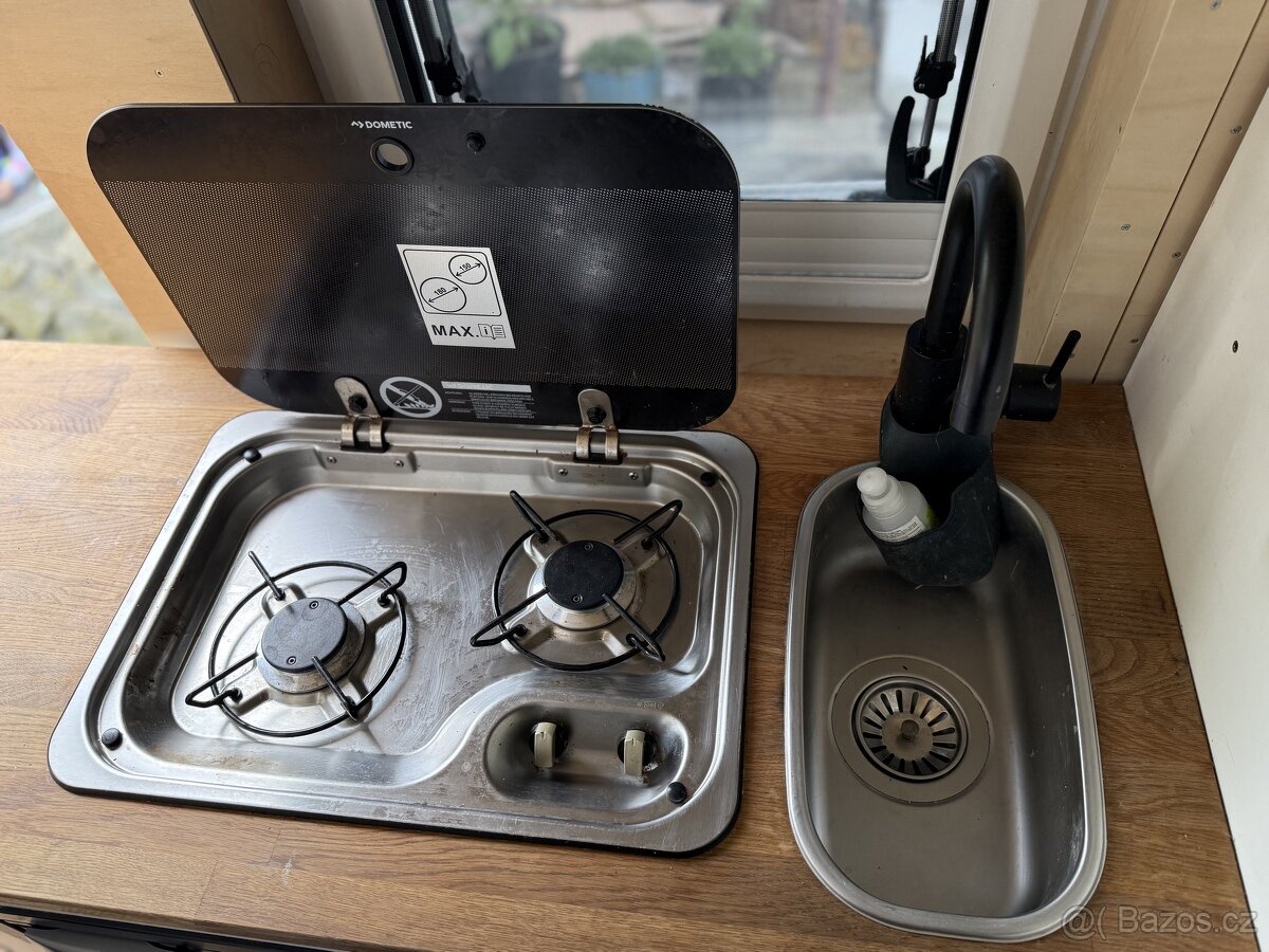 Obytný vůz - vestavba Ford Transit 2021, 6 míst, CZ - 8