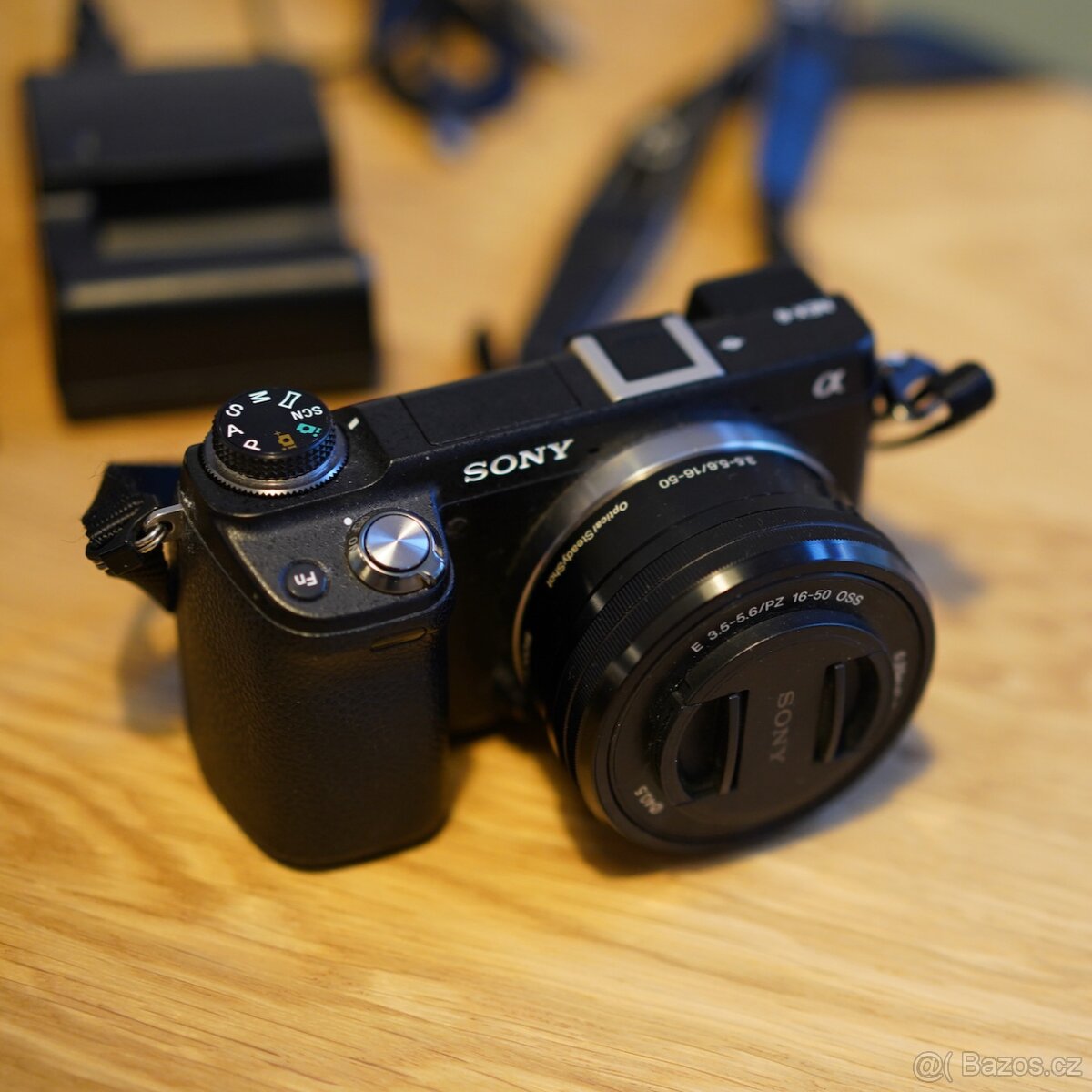 SONY NEX-6 bezzrcadlovka+ 4 objektivy a bohaté příslušenství - 8