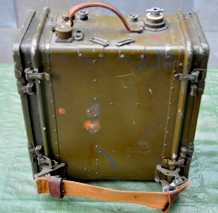 Rádiová stanice R-105 – vojenská vysílačka - 8