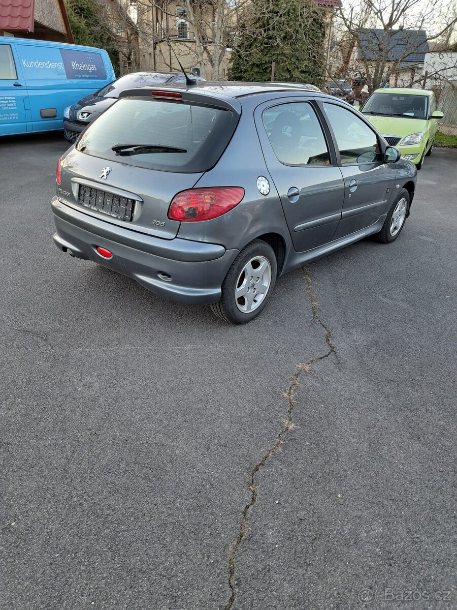 Peugeot 206 1.4 benzín 55kW - 8