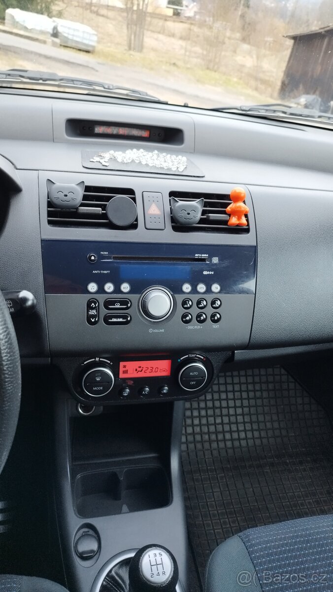 Suzuki Swift 1.3 - 8